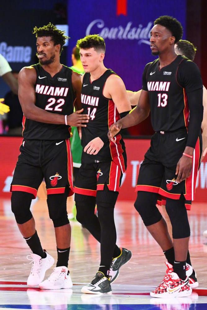 面对西部的 面对西部的