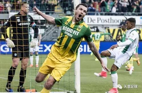 表现得更明 表现得更明